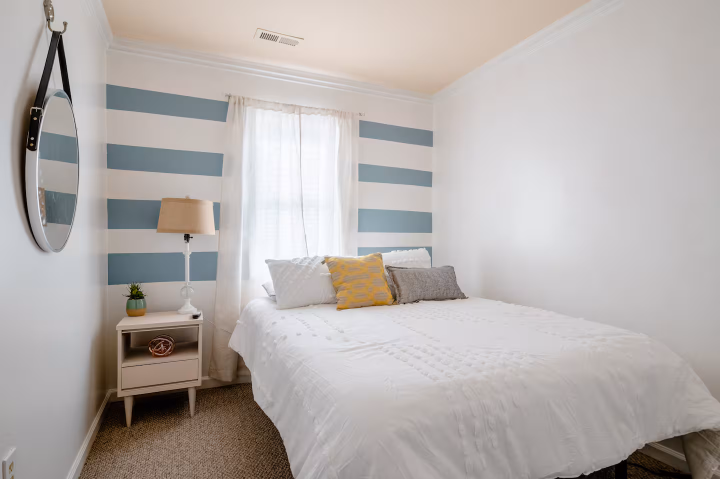 Lake House near Lydia Mountain - thumbnail 8