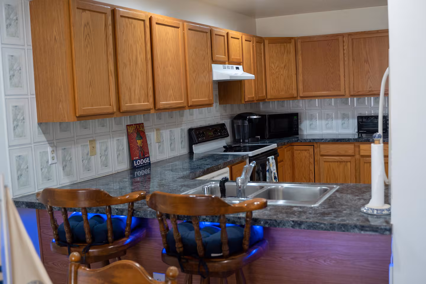 Lake House near Lydia Mountain - thumbnail 4