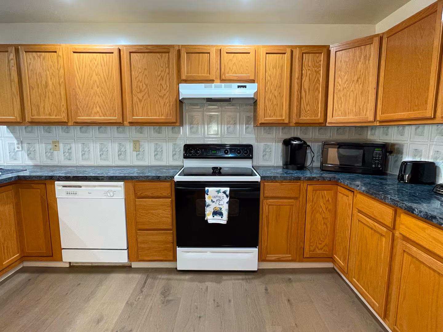 Lake House near Lydia Mountain - thumbnail 6